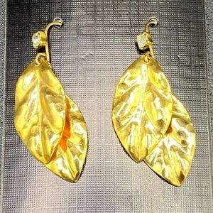 Hook Earrings Gold Tone Leaves With Crystal